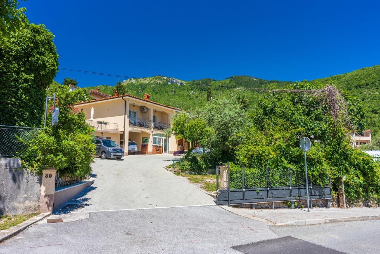 Apartments Branka Mošćenička Draga Buitenkant foto